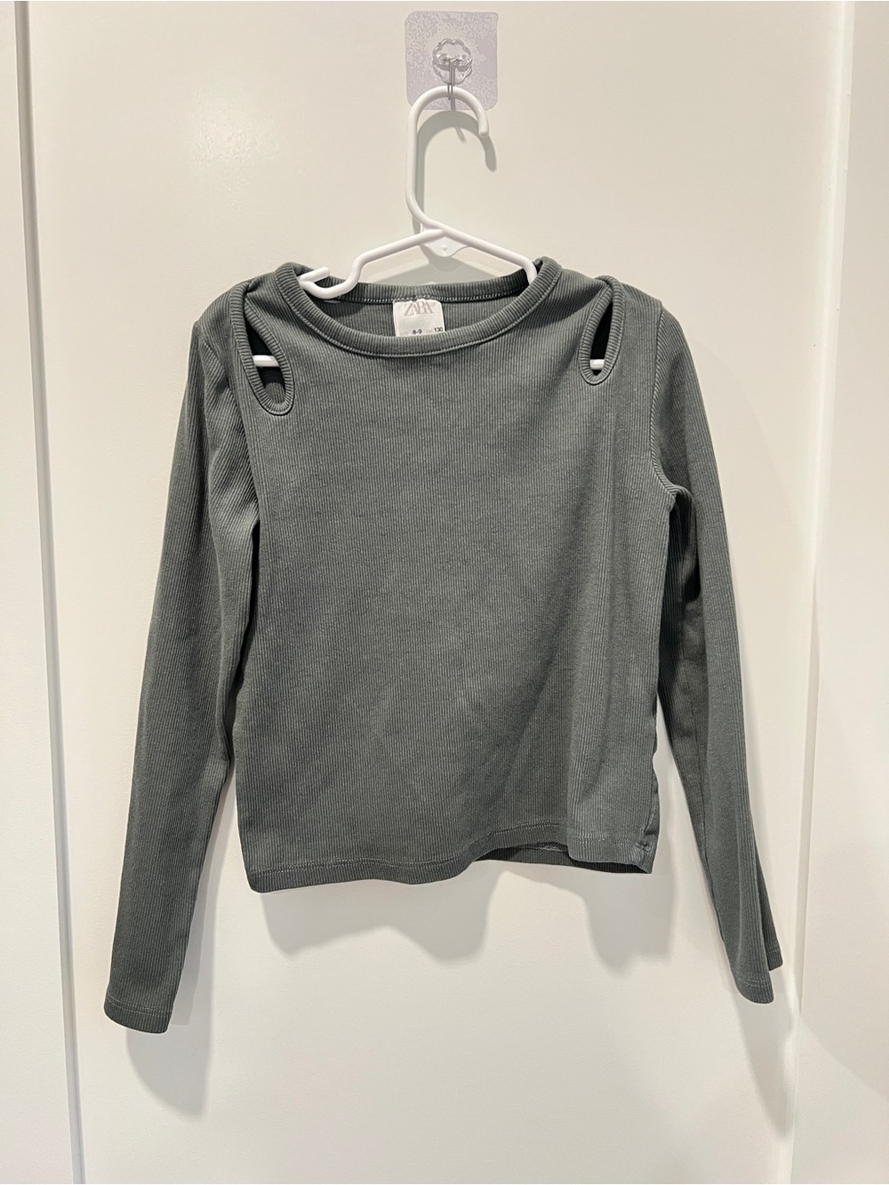 Zara Girls Ribbed Cutout Shoulder Long Sleeve Top | Sage Green | Size 8-9Y